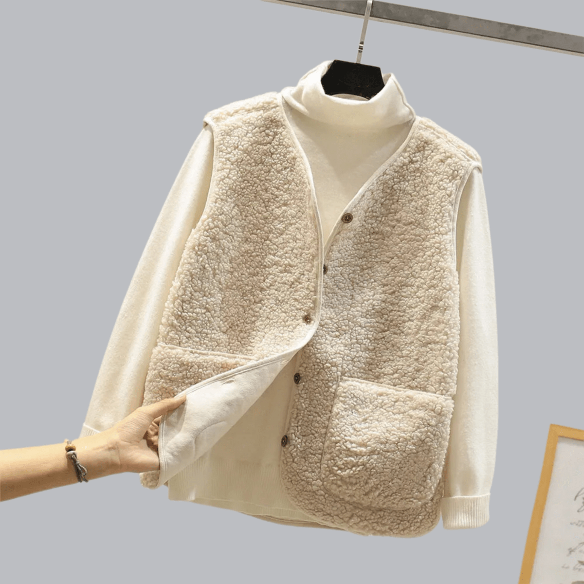 ADELIE | Sleeveless vest with button-front closure - Liora Melbourne