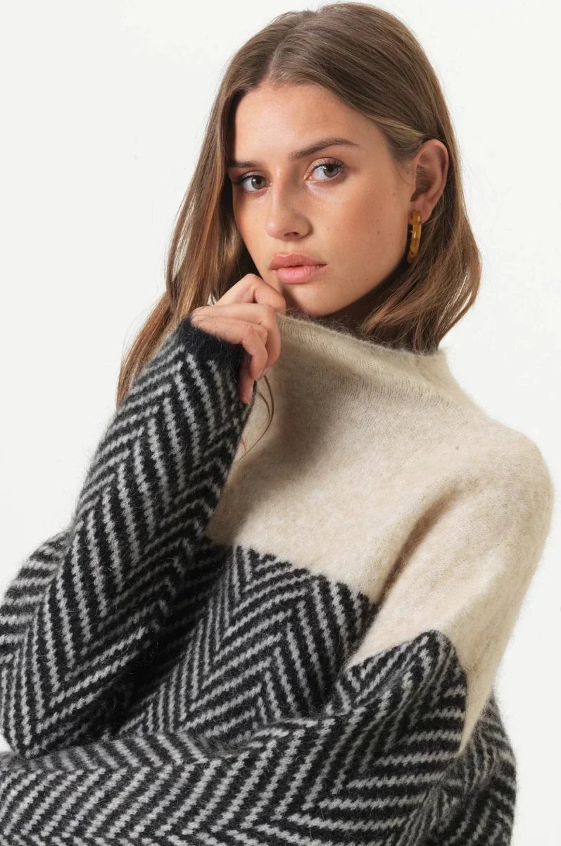 SCARLETT | Turtleneck jumper with soft knit - Liora Melbourne